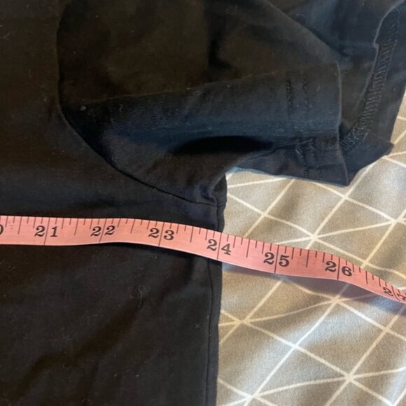 SHEIN graphic tee - Picture 4 of 6